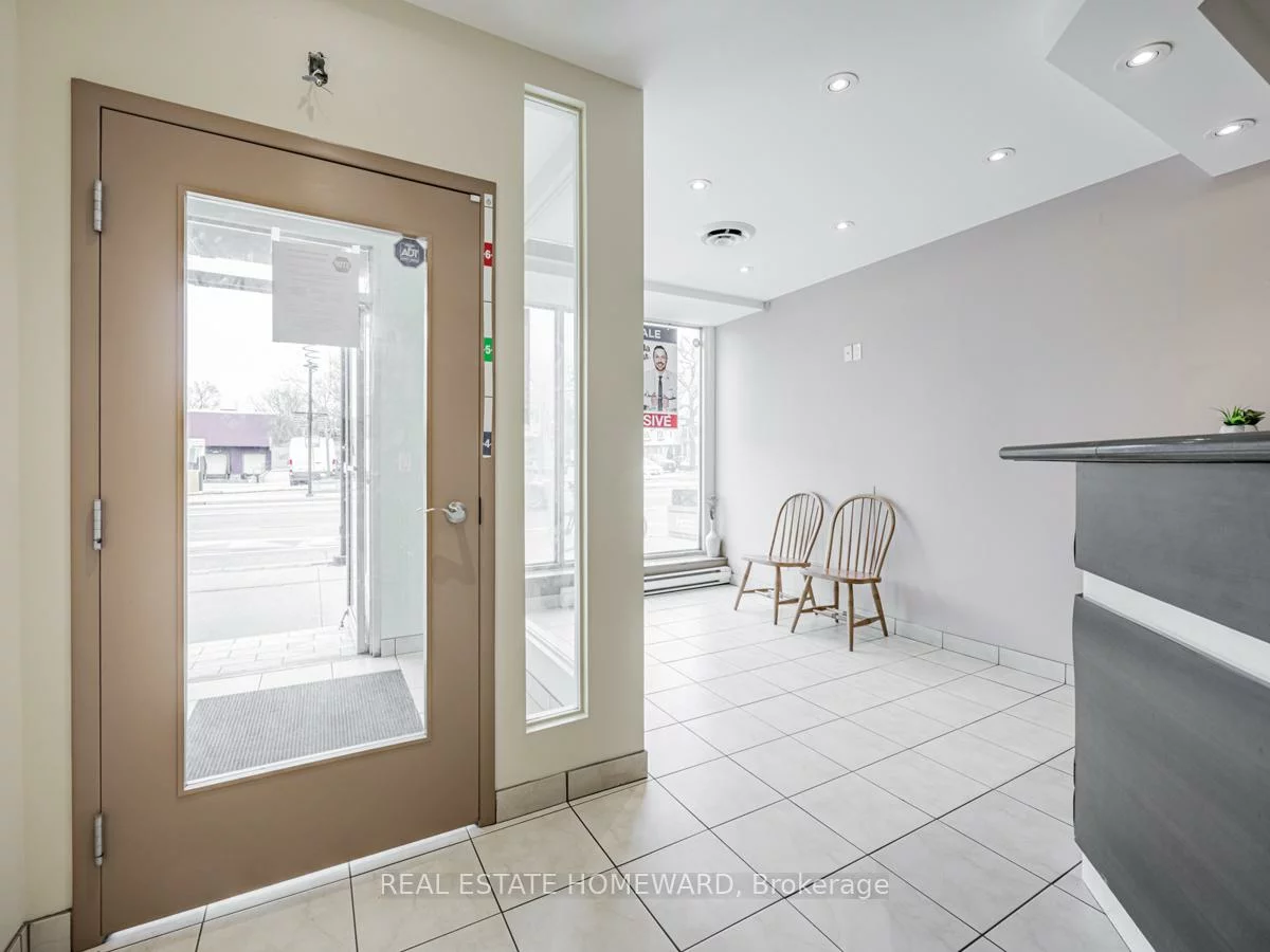 2438, Danforth, East End-Danforth, Toronto