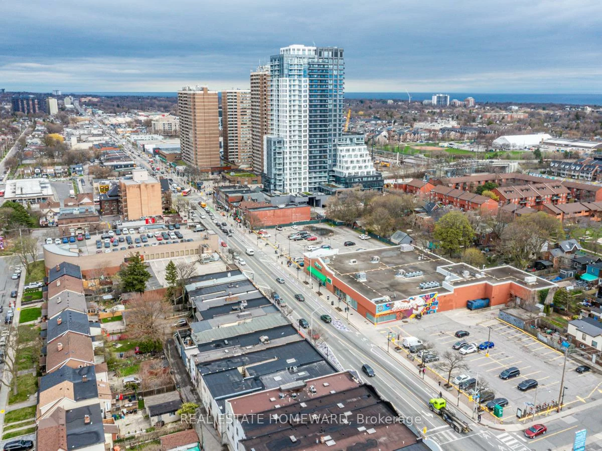 2438, Danforth, East End-Danforth, Toronto