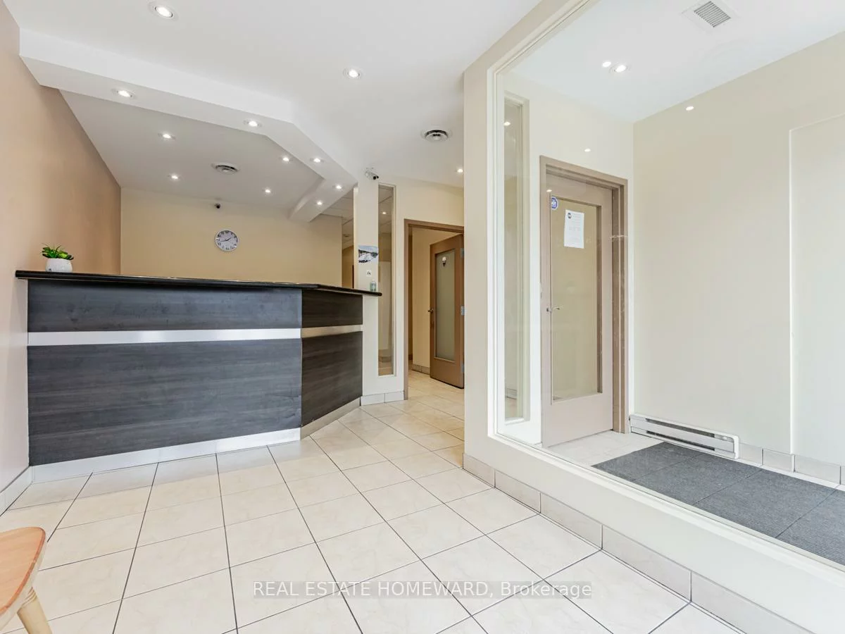 2438, Danforth, East End-Danforth, Toronto