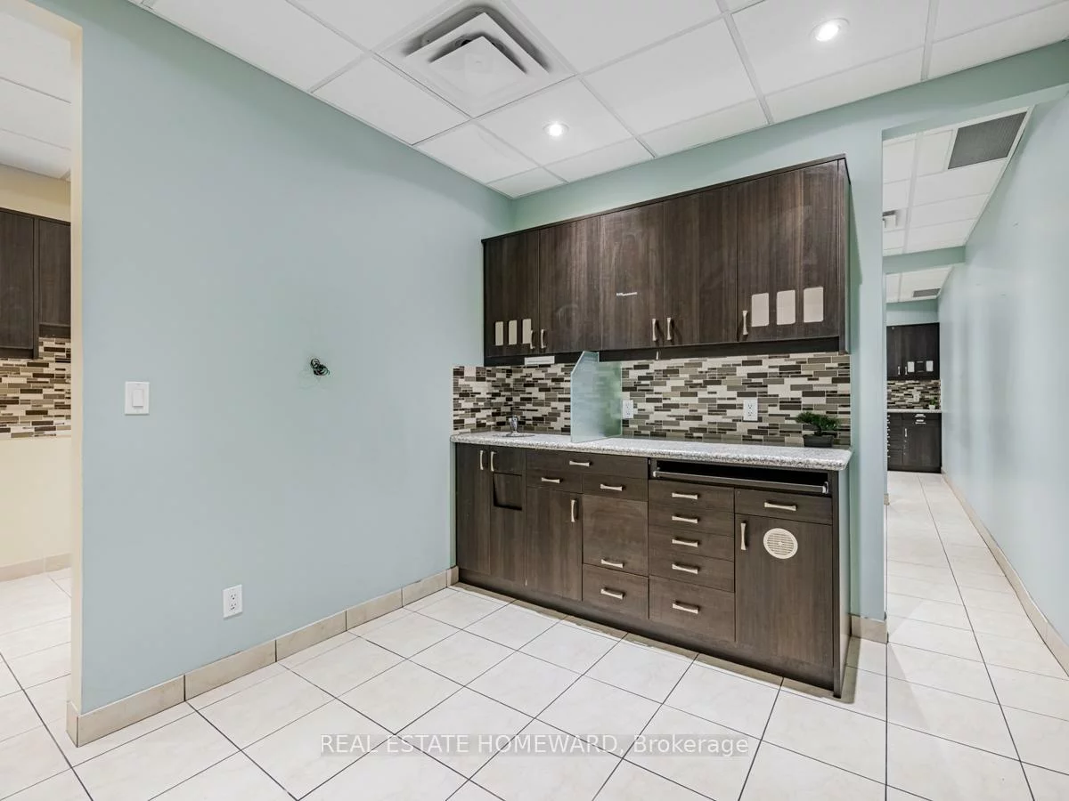 2438, Danforth, East End-Danforth, Toronto