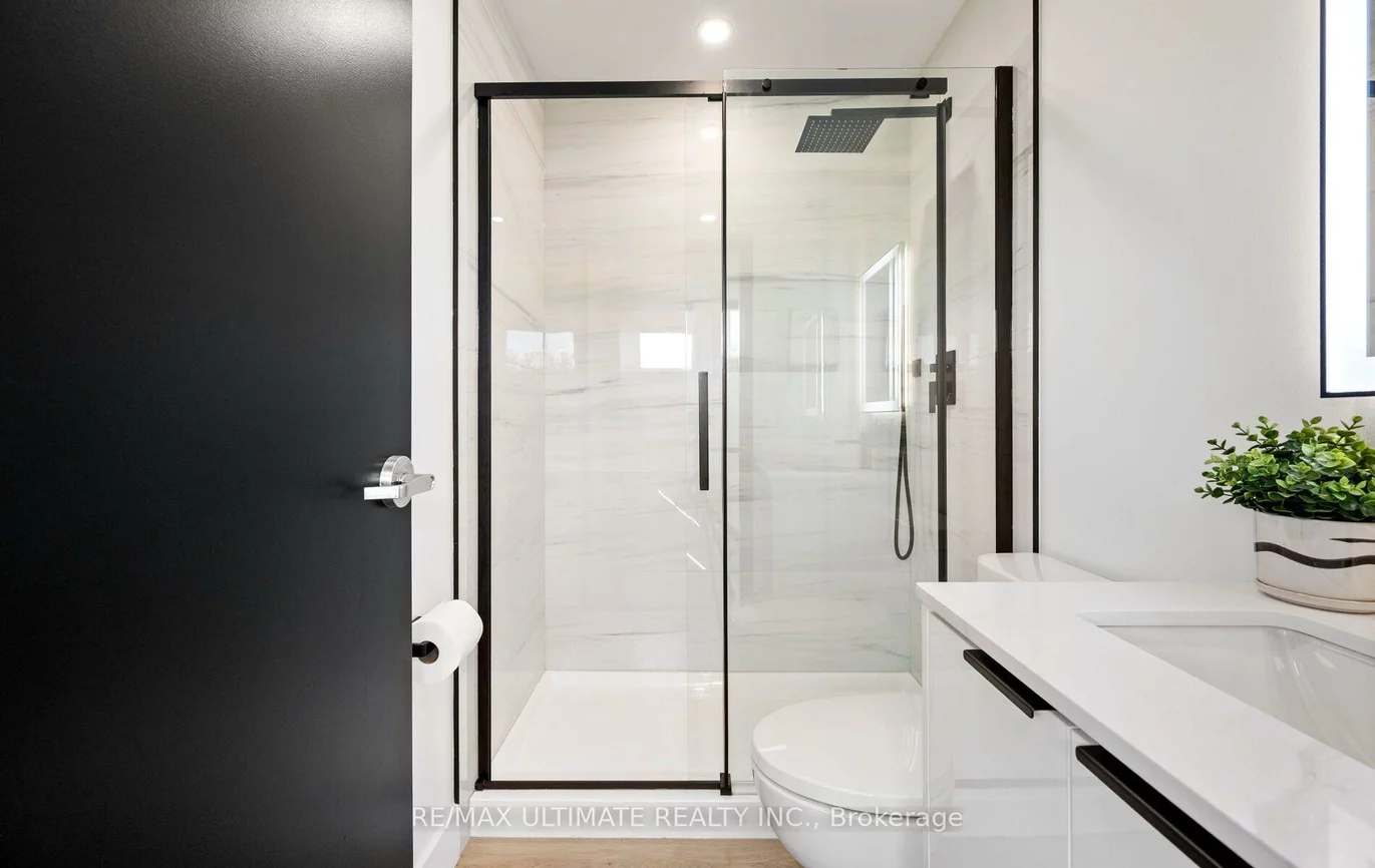 74, Hymus, Clairlea-Birchmount, Toronto