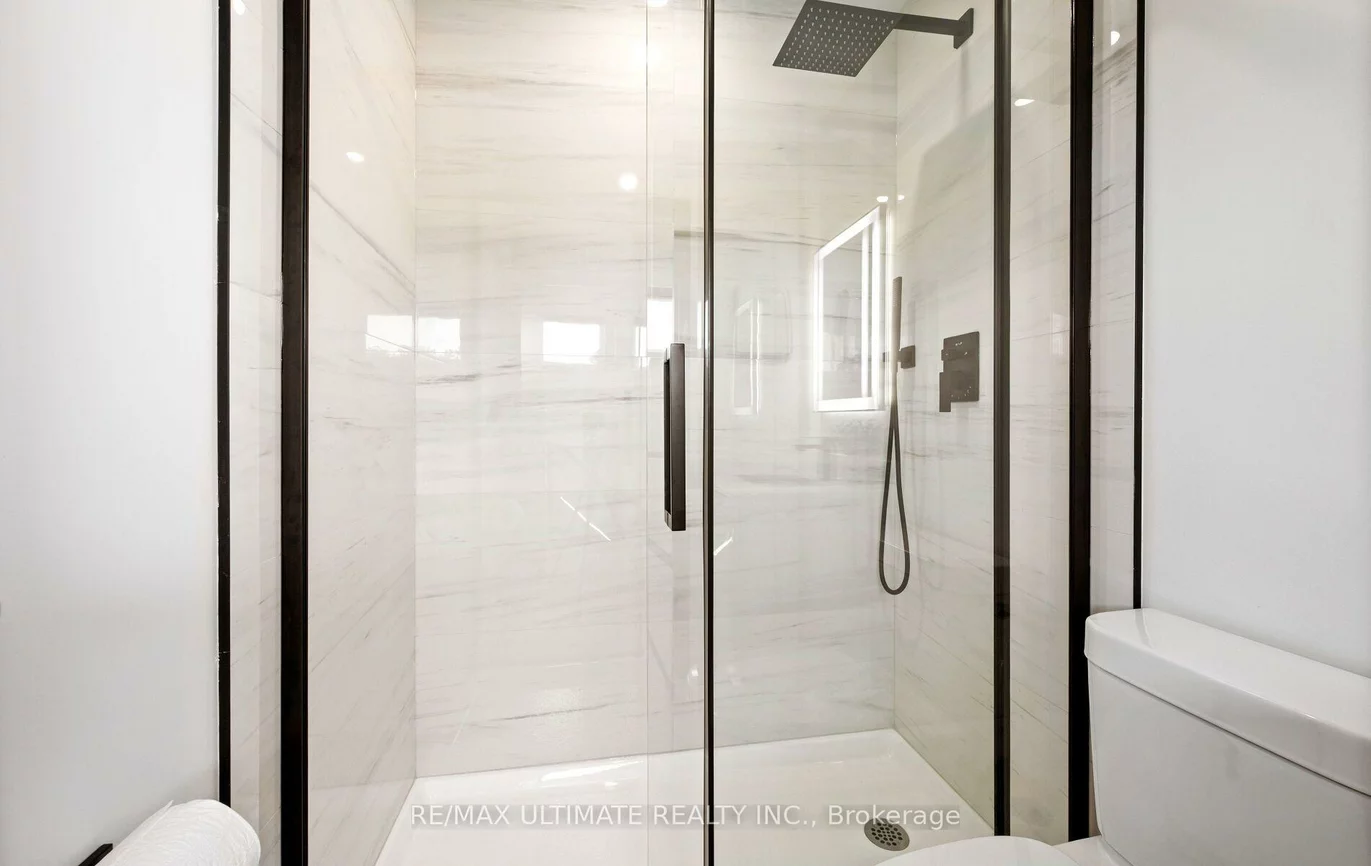 74, Hymus, Clairlea-Birchmount, Toronto