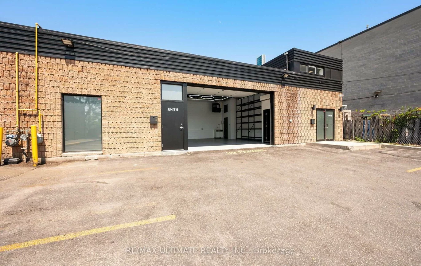 74, Hymus, Clairlea-Birchmount, Toronto