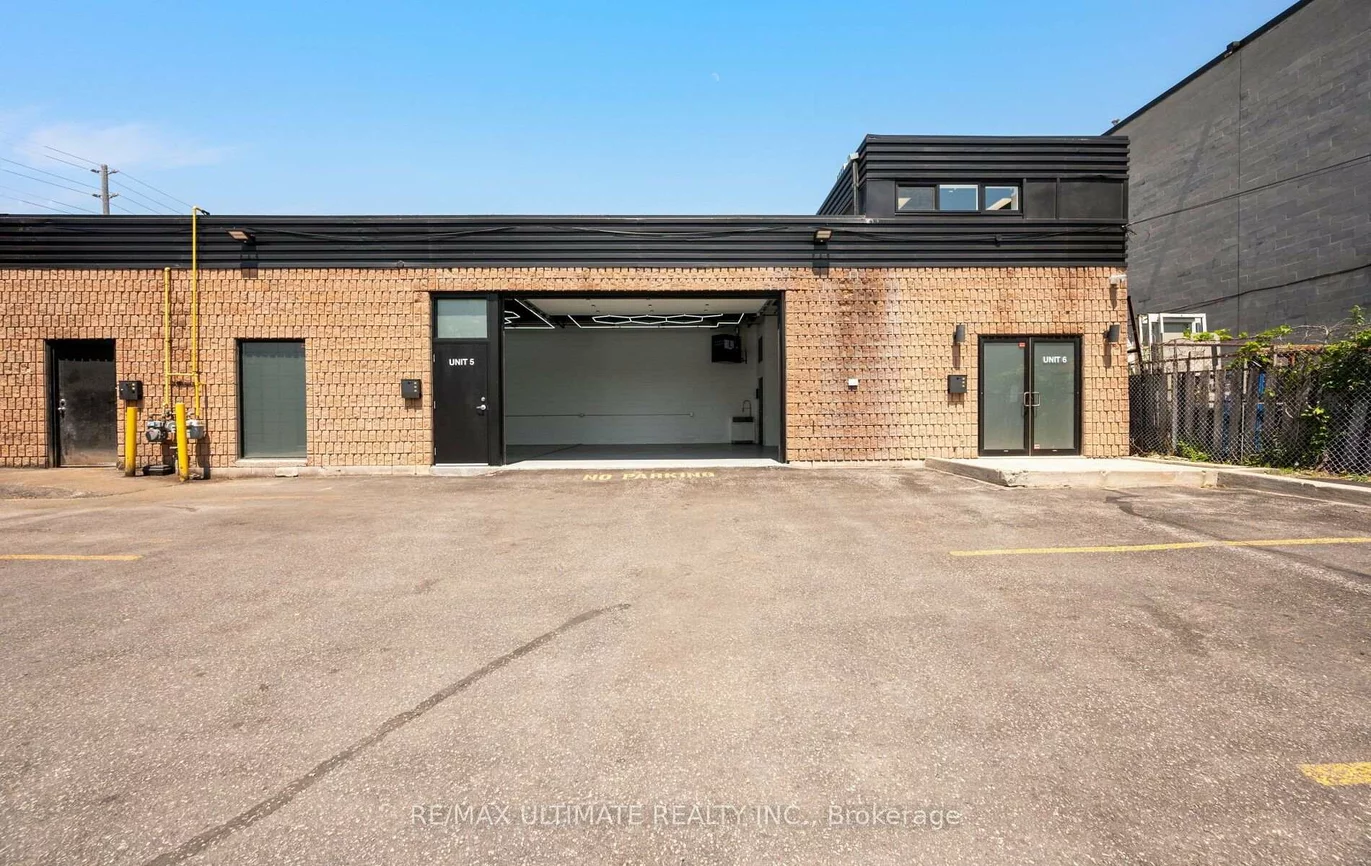 74, Hymus, Clairlea-Birchmount, Toronto