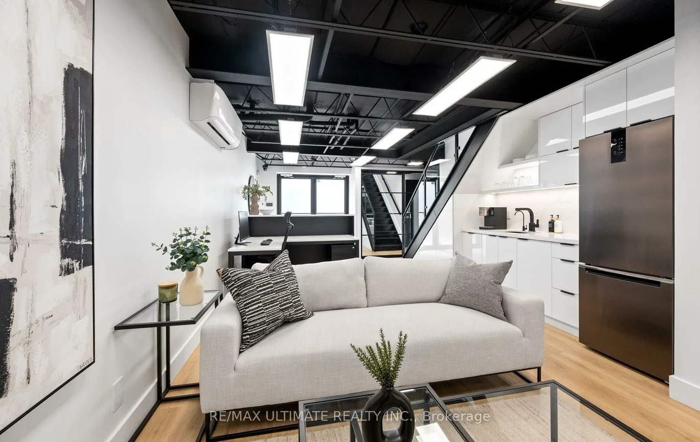 74, Hymus, Clairlea-Birchmount, Toronto