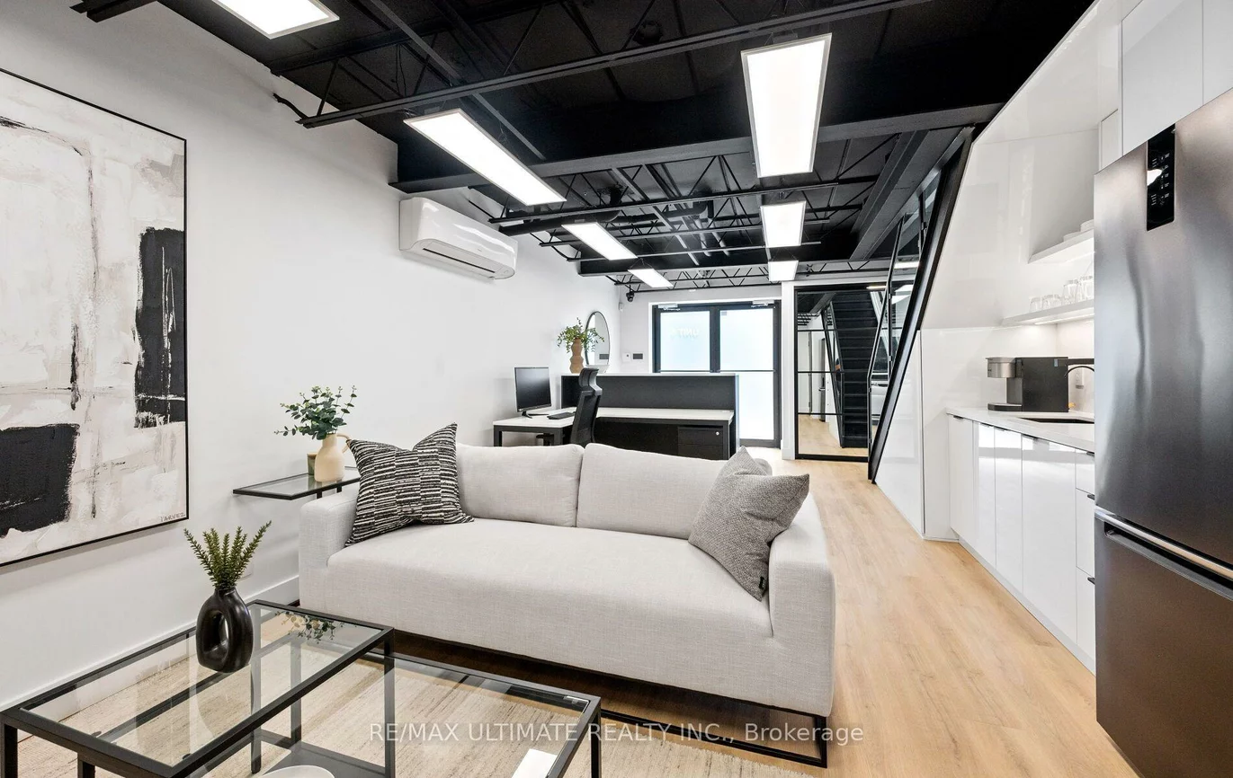 74, Hymus, Clairlea-Birchmount, Toronto