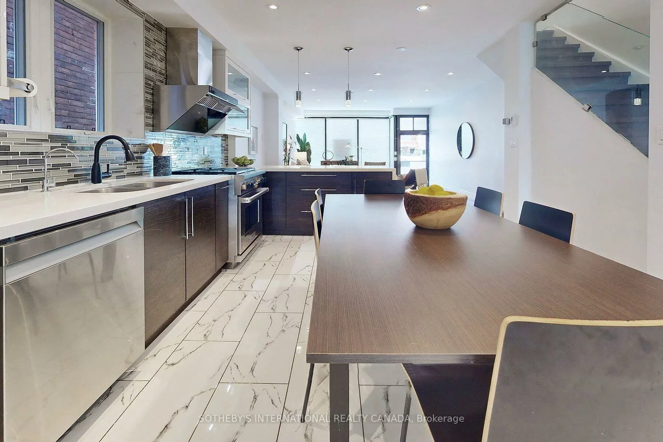 1271, Gerrard, South Riverdale, Toronto
