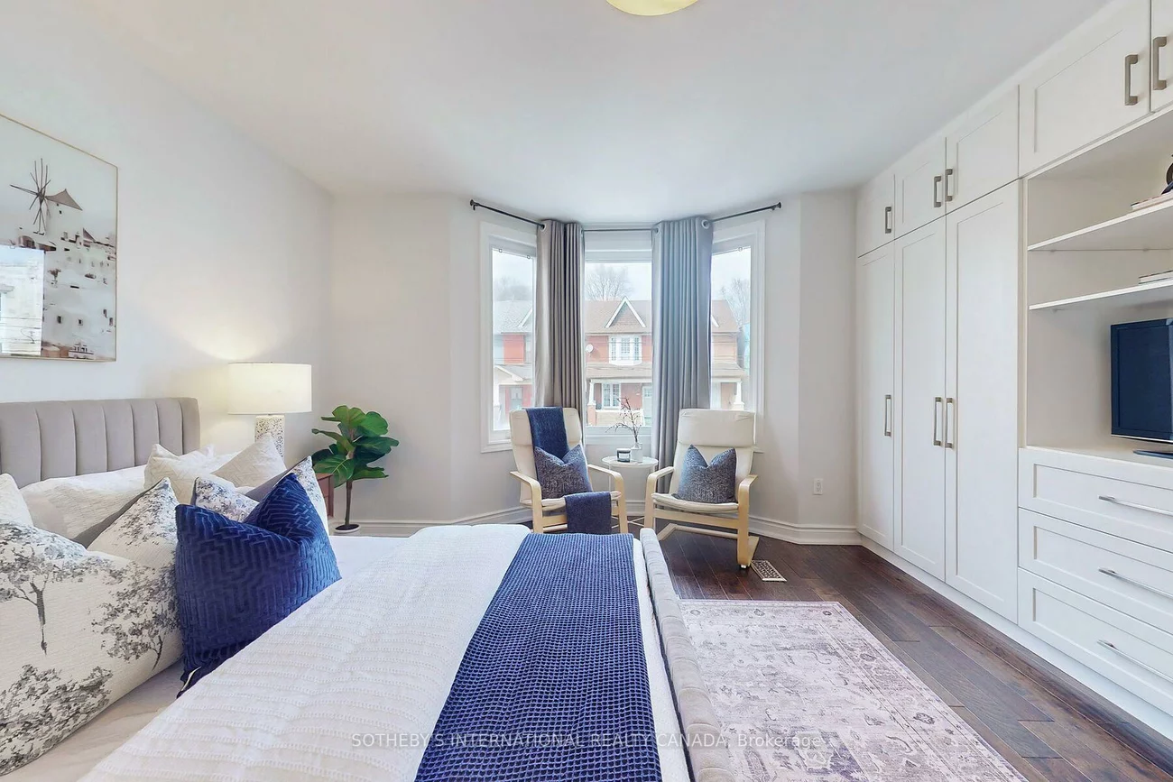 1271, Gerrard, South Riverdale, Toronto
