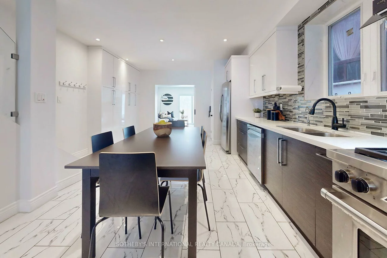 1271, Gerrard, South Riverdale, Toronto