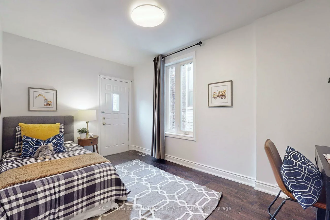 1271, Gerrard, South Riverdale, Toronto