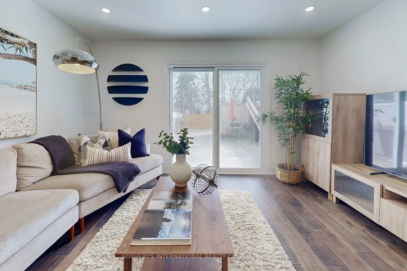 1271, Gerrard, South Riverdale, Toronto