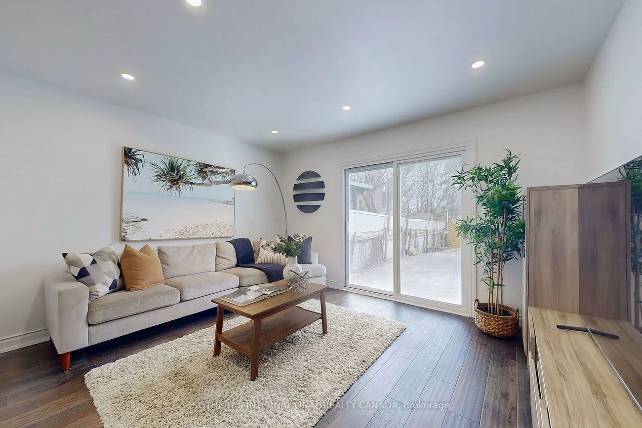 1271, Gerrard, South Riverdale, Toronto