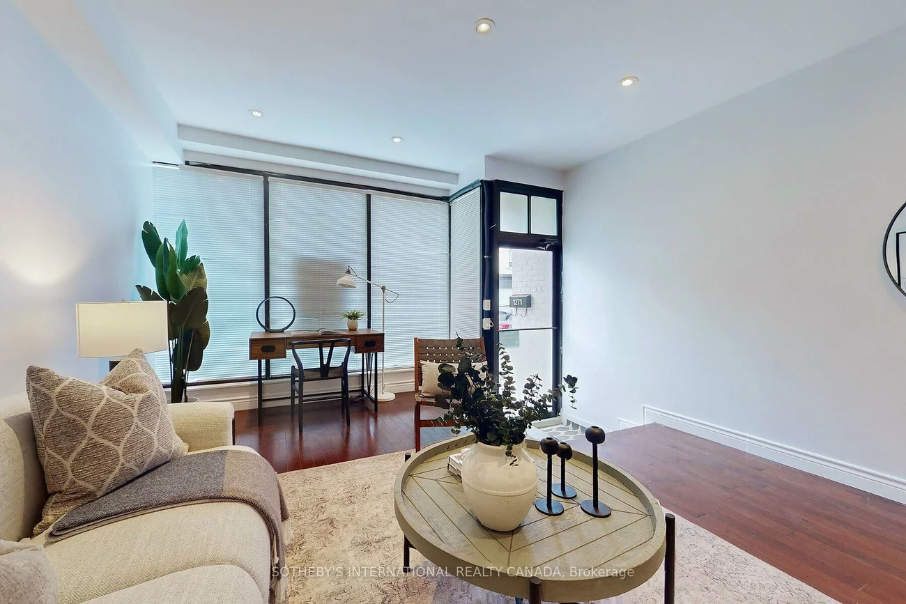 1271, Gerrard, South Riverdale, Toronto