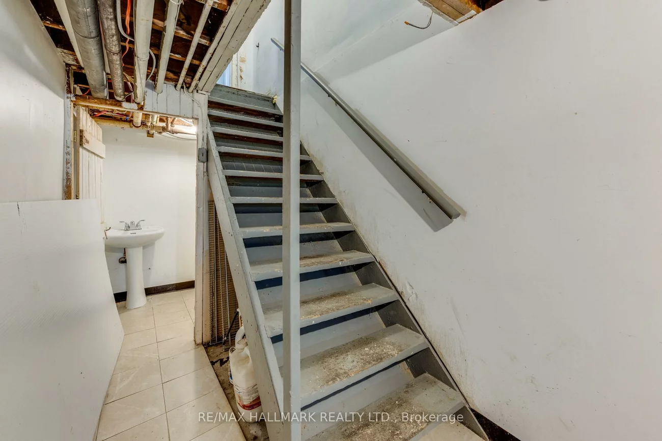 2859, St Clair, O'Connor-Parkview, Toronto