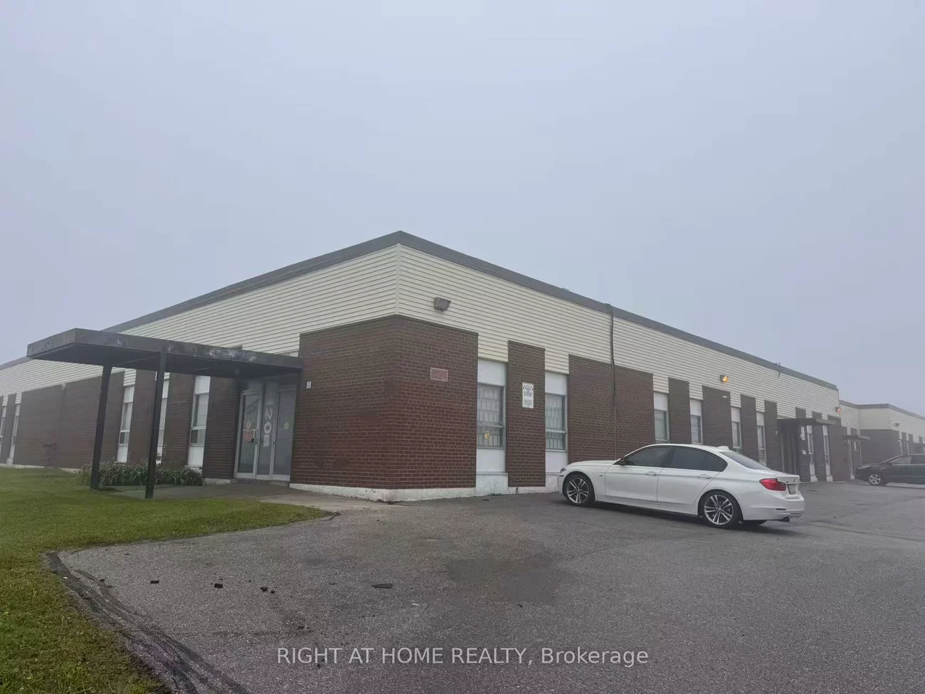 120, Midwest, Dorset Park, Toronto
