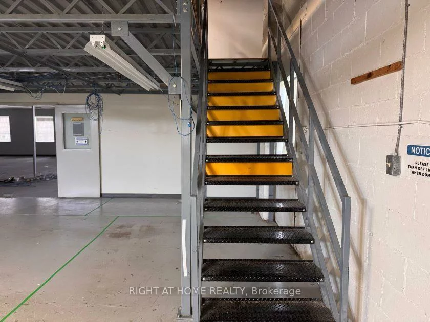 120, Midwest, Dorset Park, Toronto