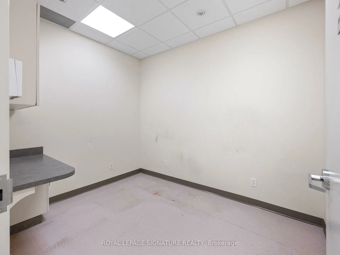 1560-, 1562 Queen, Roncesvalles, Toronto