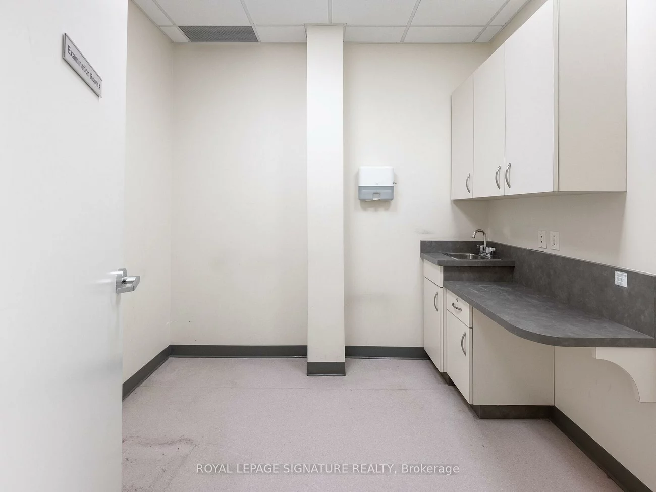 1560-, 1562 Queen, Roncesvalles, Toronto