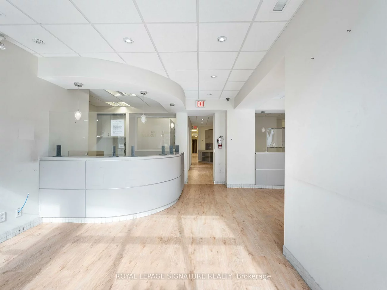 1560-, 1562 Queen, Roncesvalles, Toronto