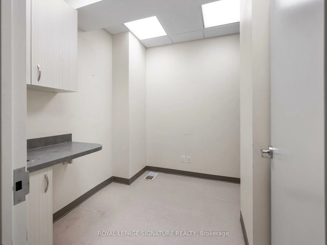 1560-, 1562 Queen, Roncesvalles, Toronto