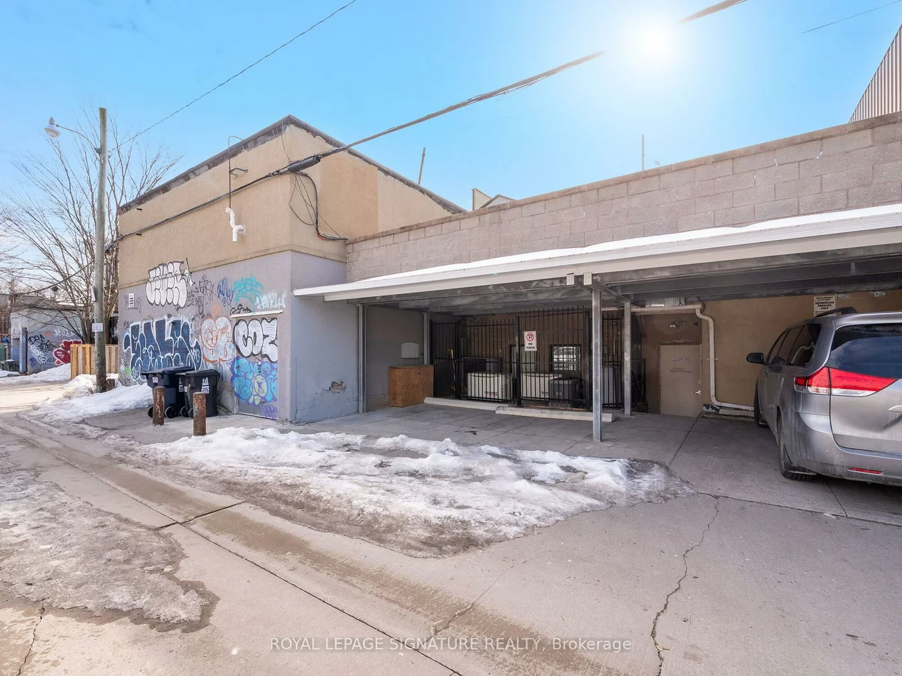 1560-, 1562 Queen, Roncesvalles, Toronto