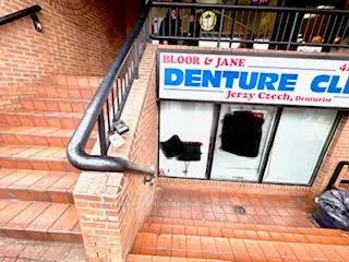 12, Jane, Lambton Baby Point, Toronto