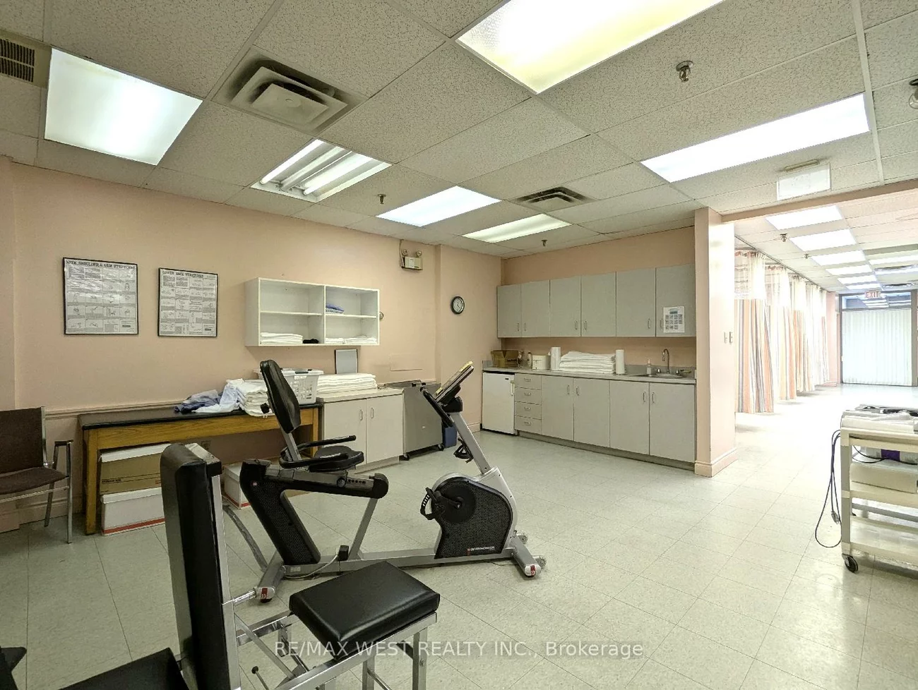 2468, Eglinton, Beechborough-Greenbrook, Toronto