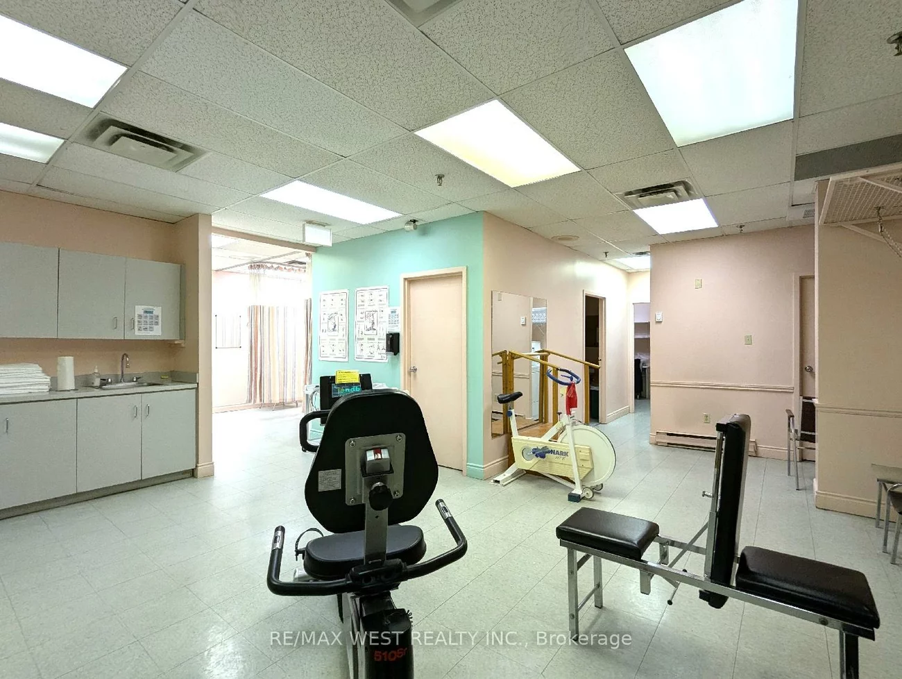 2468, Eglinton, Beechborough-Greenbrook, Toronto