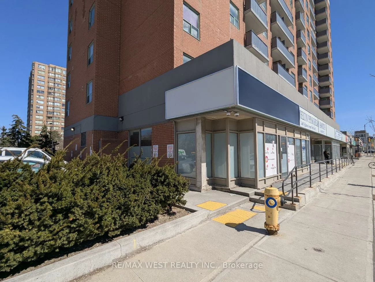 2468, Eglinton, Beechborough-Greenbrook, Toronto