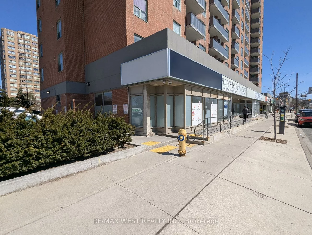 2468, Eglinton, Beechborough-Greenbrook, Toronto