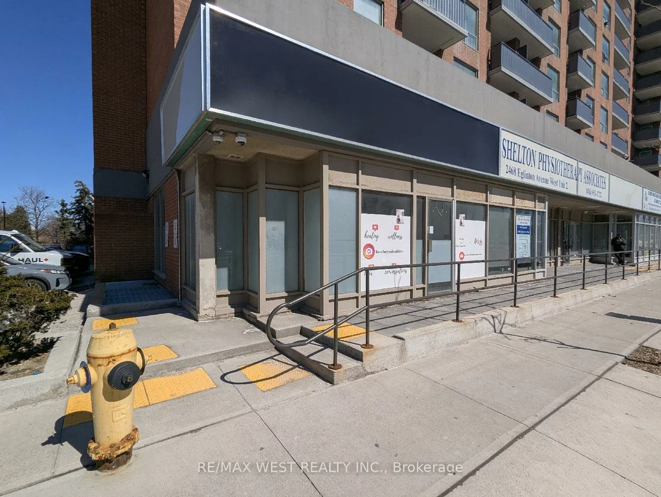 2468, Eglinton, Beechborough-Greenbrook, Toronto