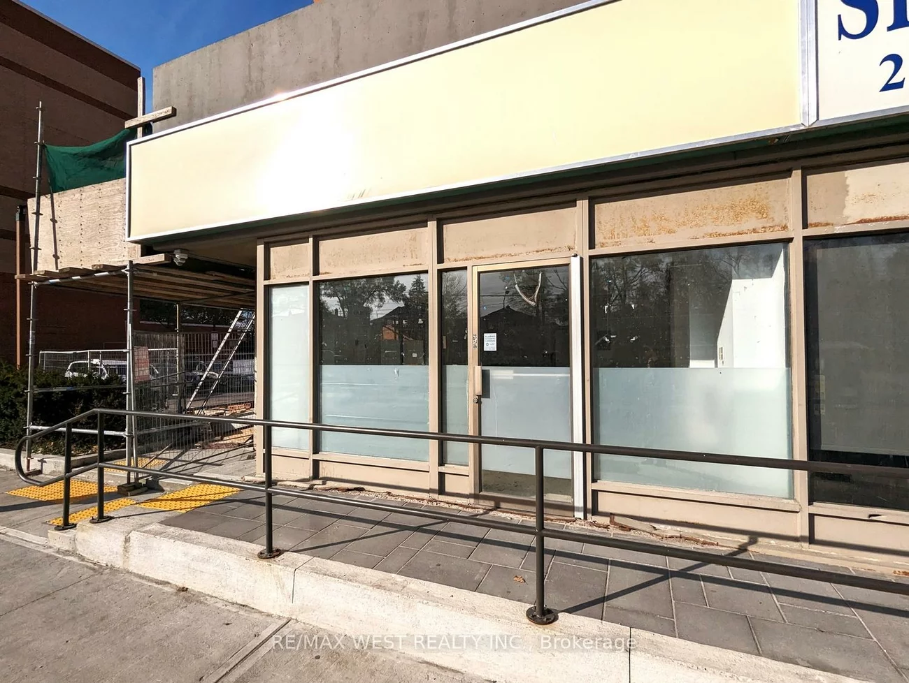 2468, Eglinton, Beechborough-Greenbrook, Toronto