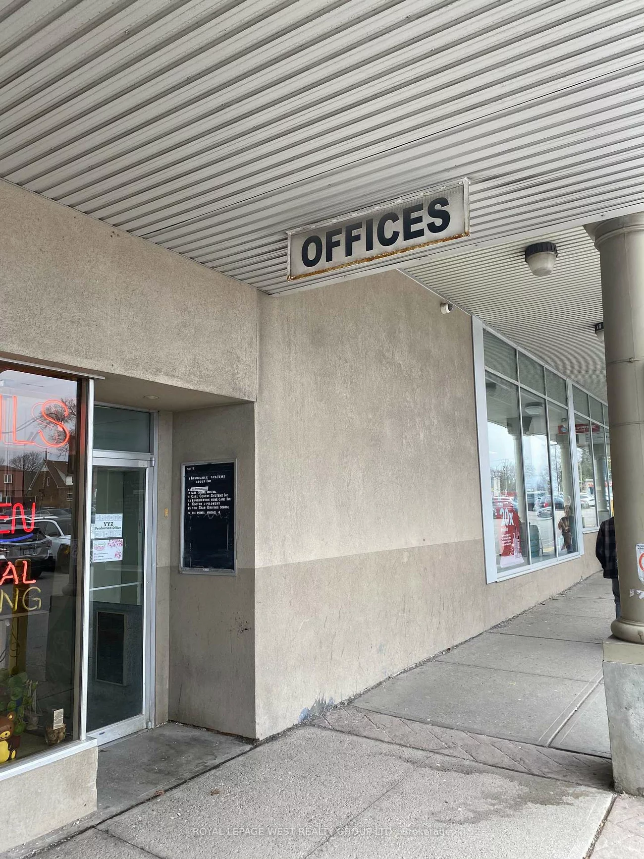 5230, Dundas, Islington-City Centre West, Toronto