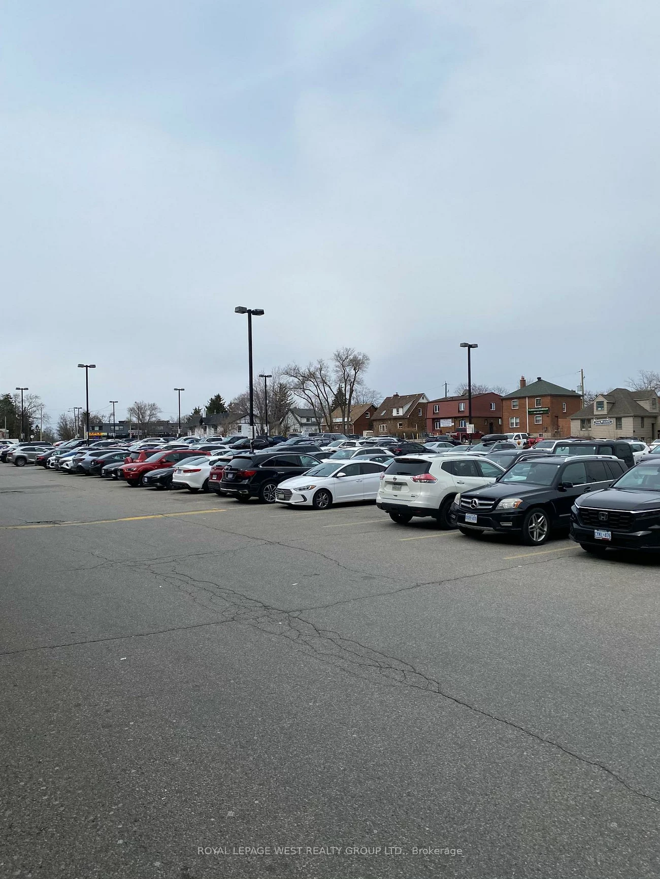 5230, Dundas, Islington-City Centre West, Toronto