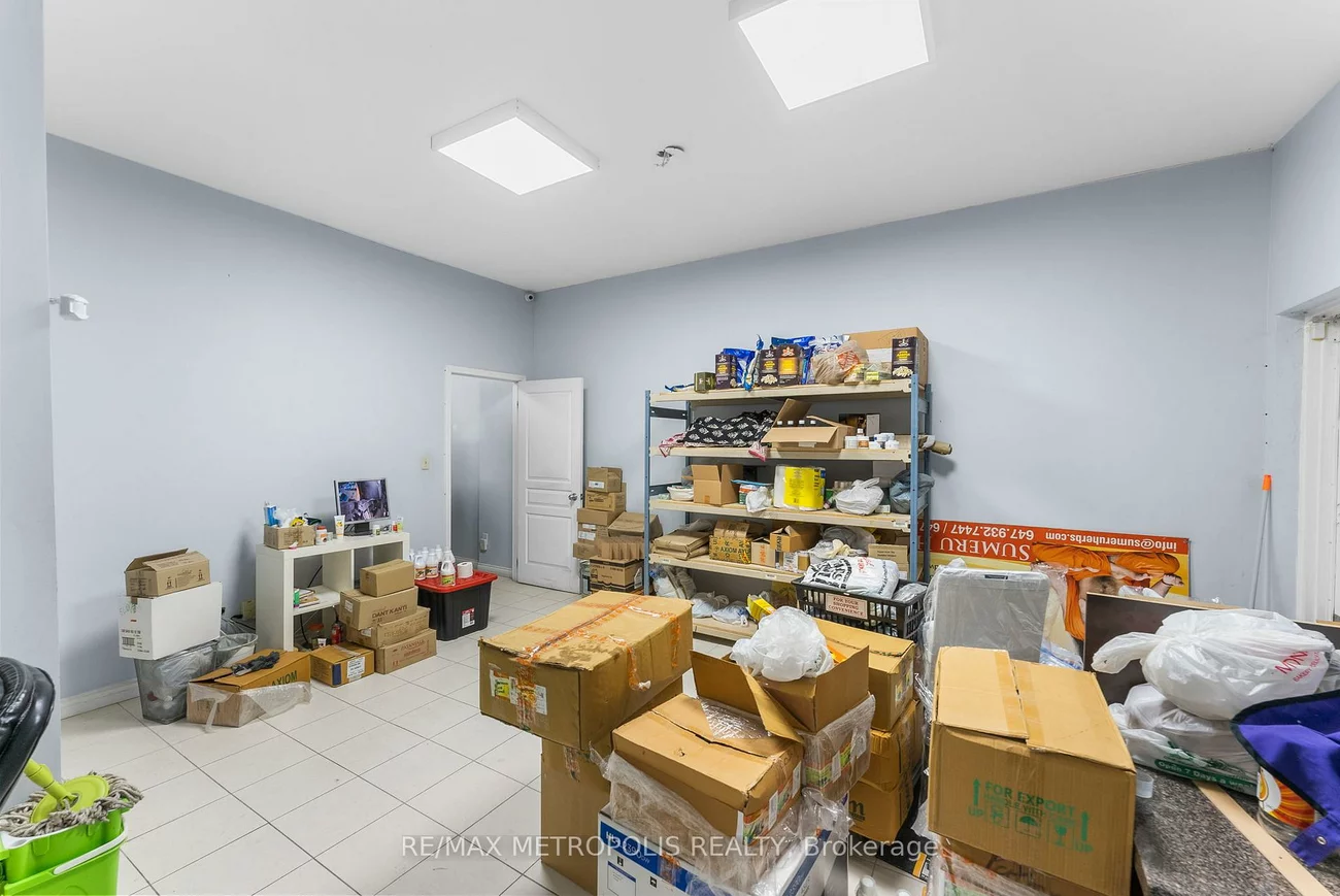 2661, ISLINGTON, Thistletown-Beaumonde Heights, Toronto