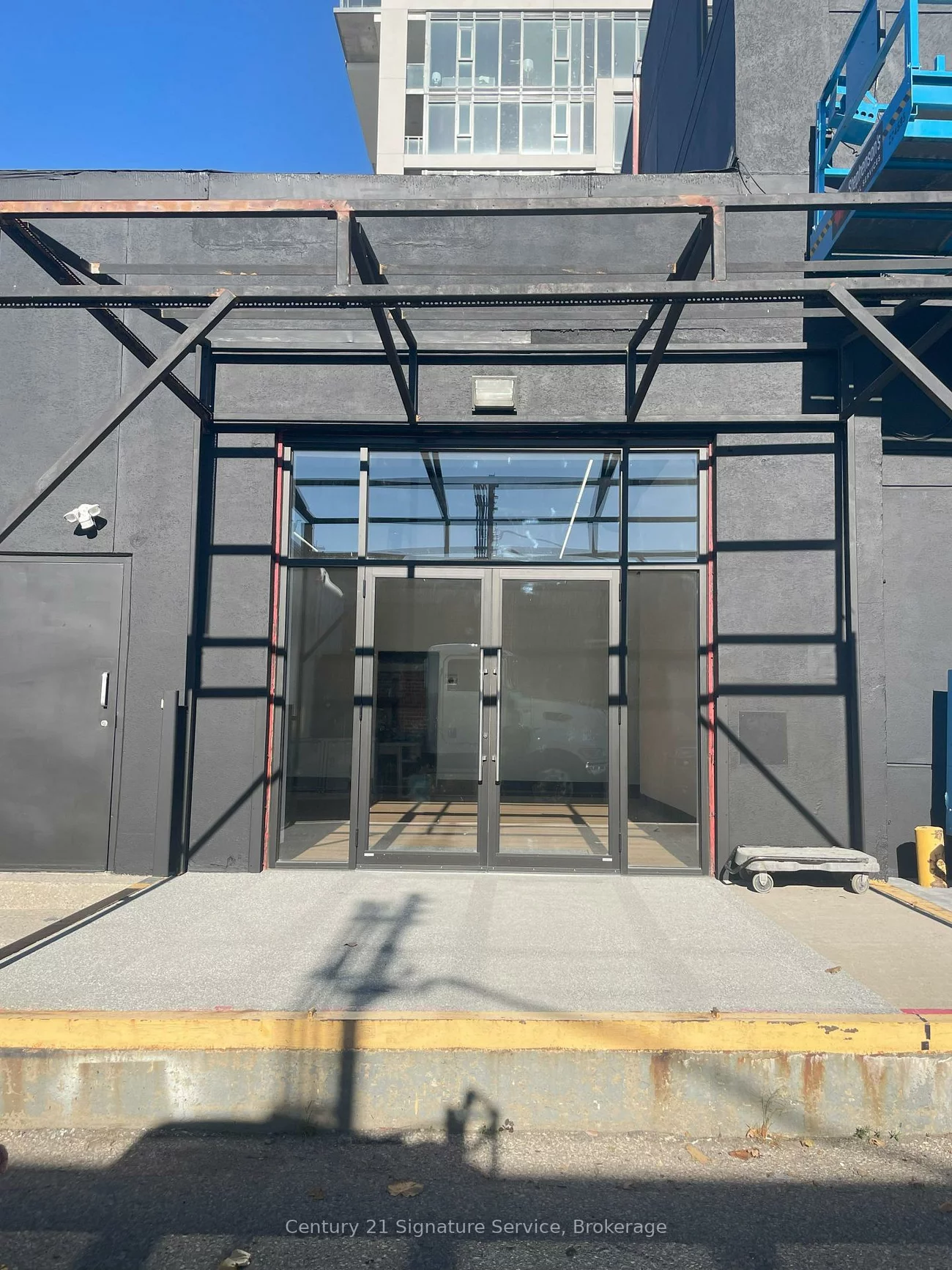 10, Plastics, Stonegate-Queensway, Toronto