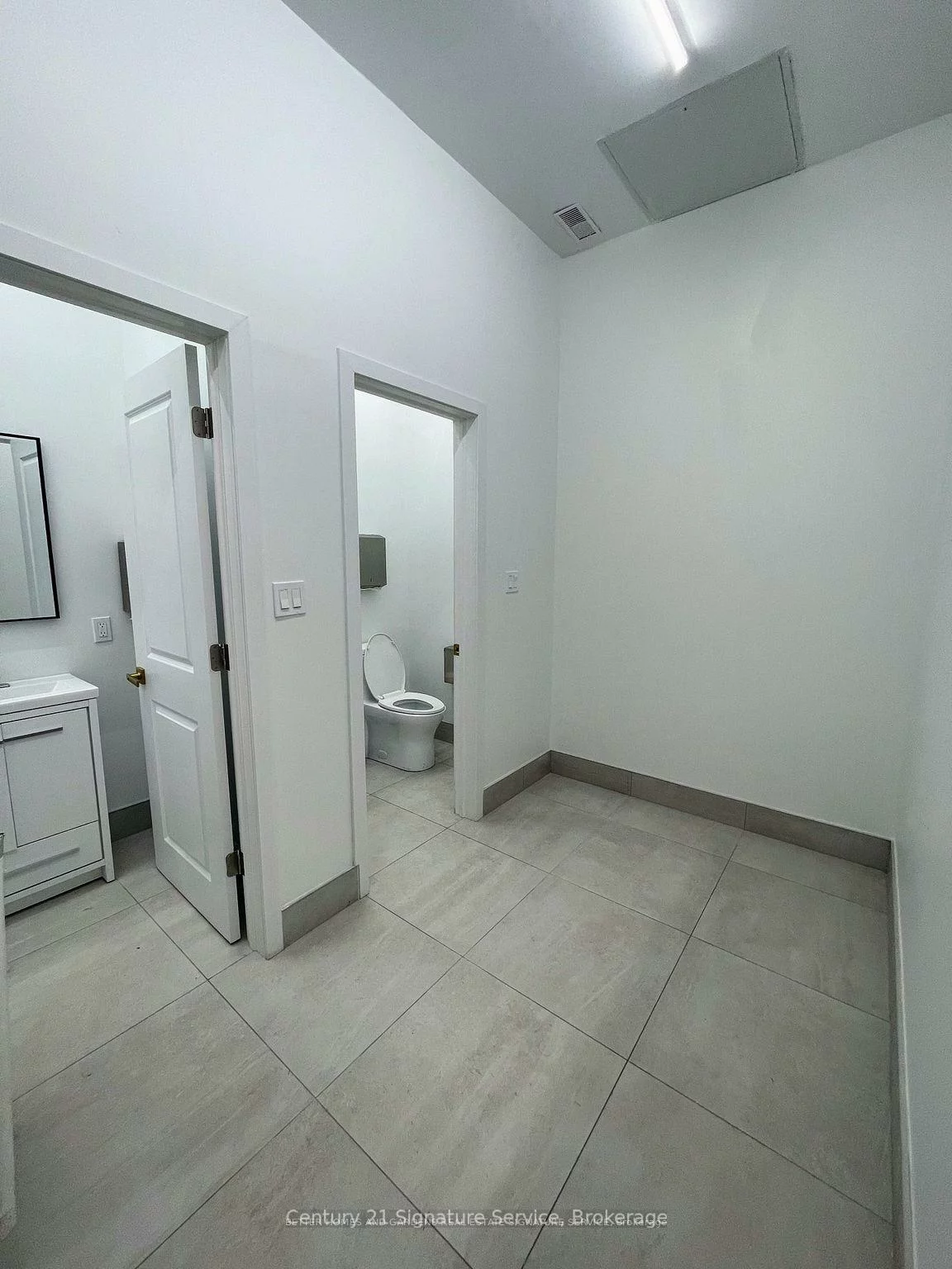 10, Plastics, Stonegate-Queensway, Toronto