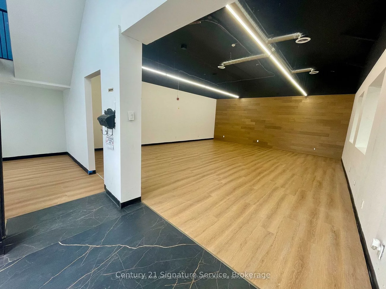10, Plastics, Stonegate-Queensway, Toronto