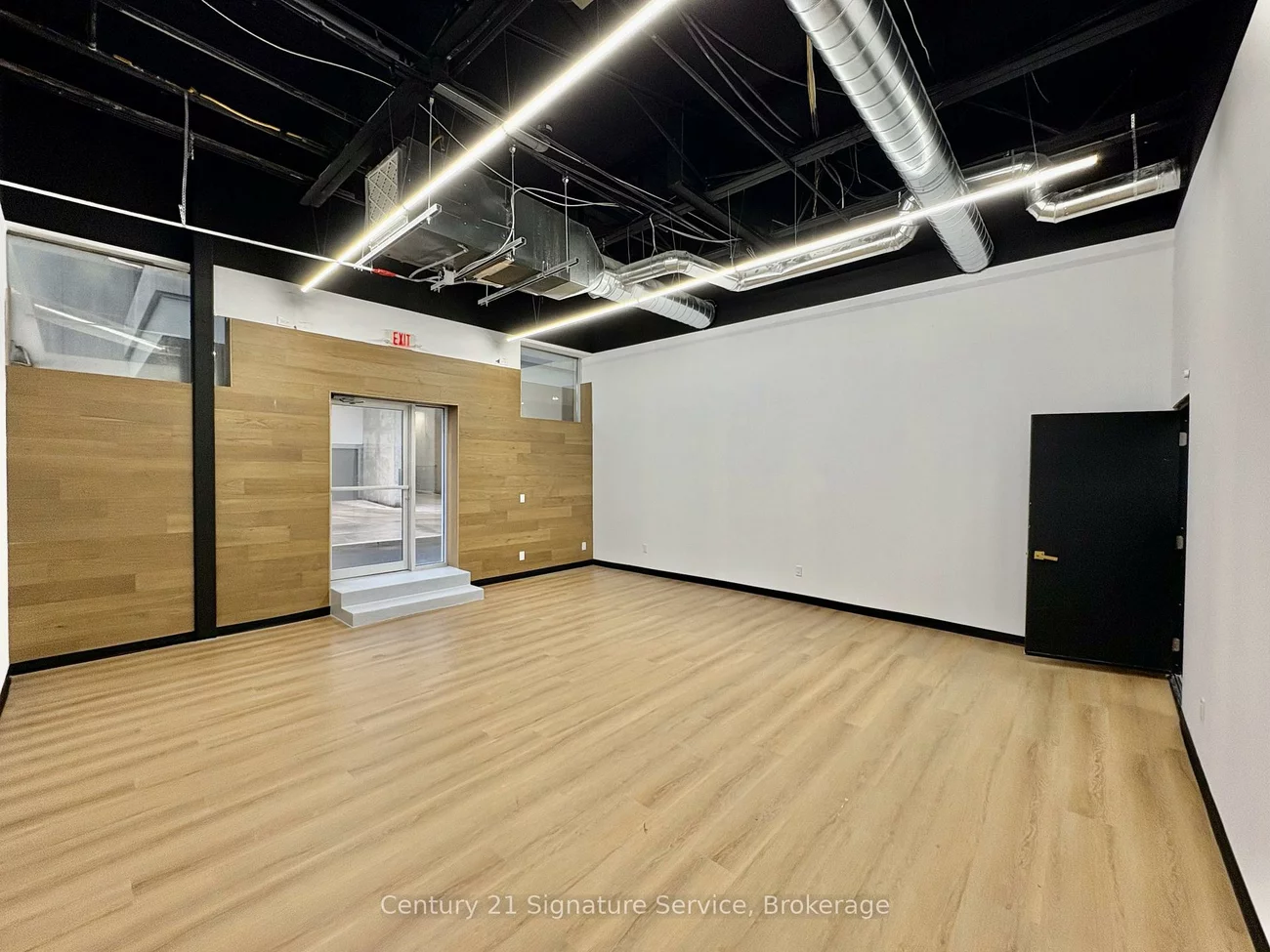 10, Plastics, Stonegate-Queensway, Toronto