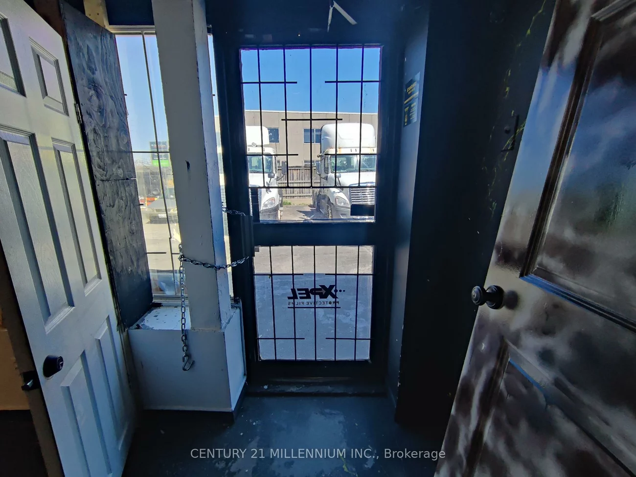 1, Steinway, West Humber-Clairville, Toronto