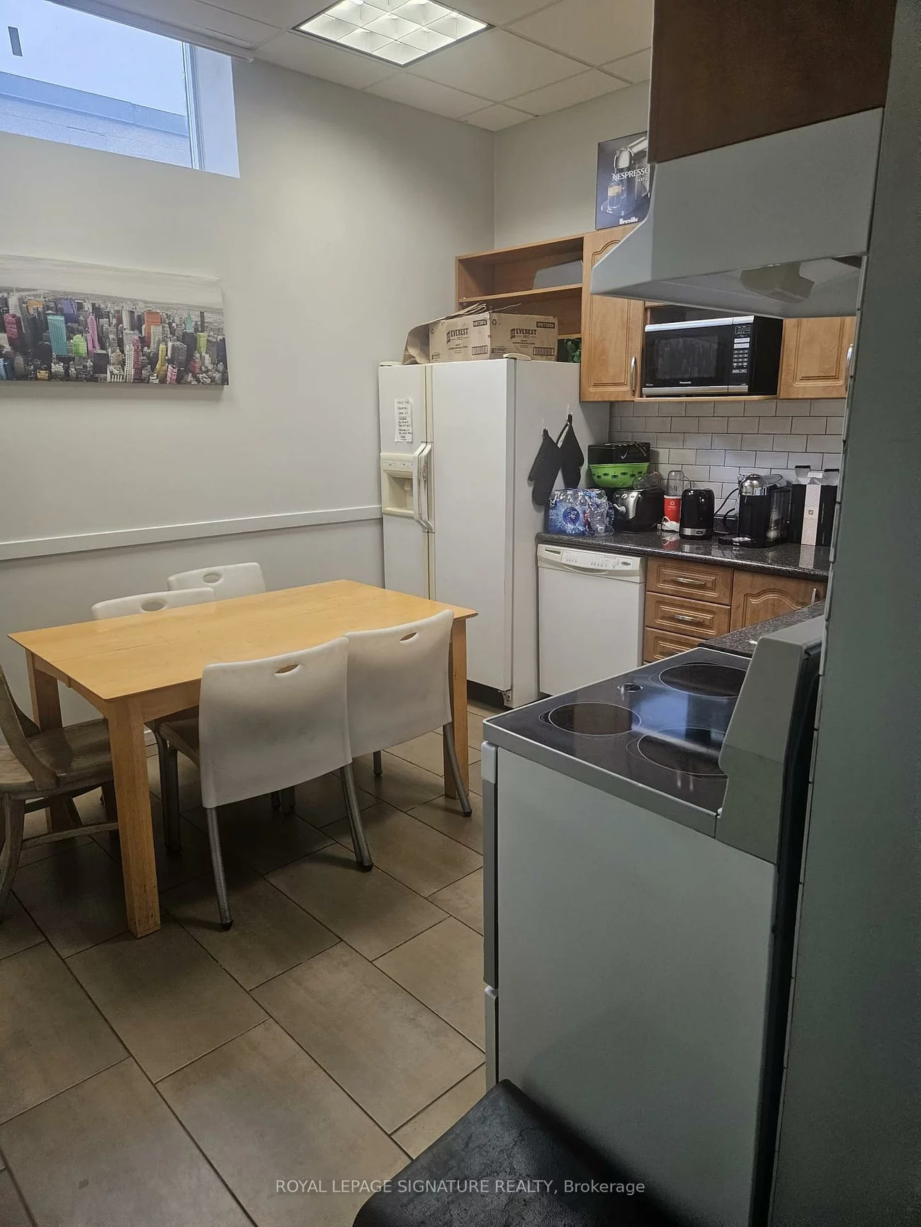 204, Pellatt, Humberlea-Pelmo Park W5, Toronto