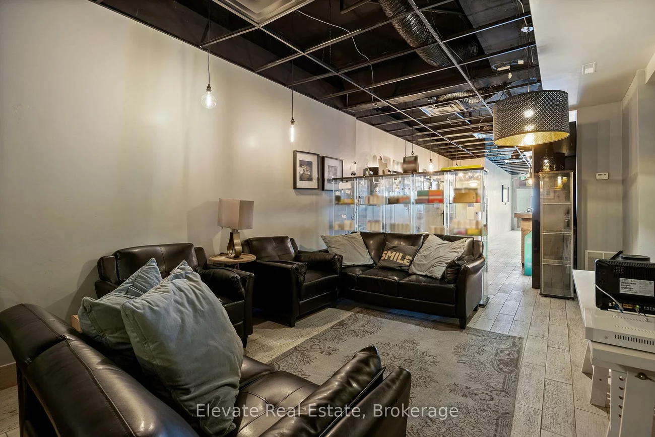904, Bloor, Dovercourt-Wallace Emerson-Junction, Toronto