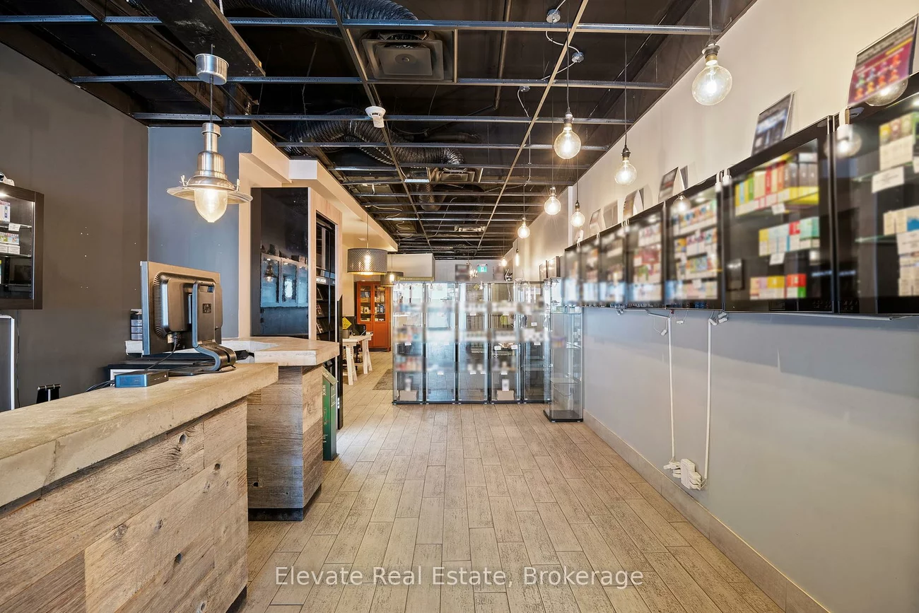 904, Bloor, Dovercourt-Wallace Emerson-Junction, Toronto