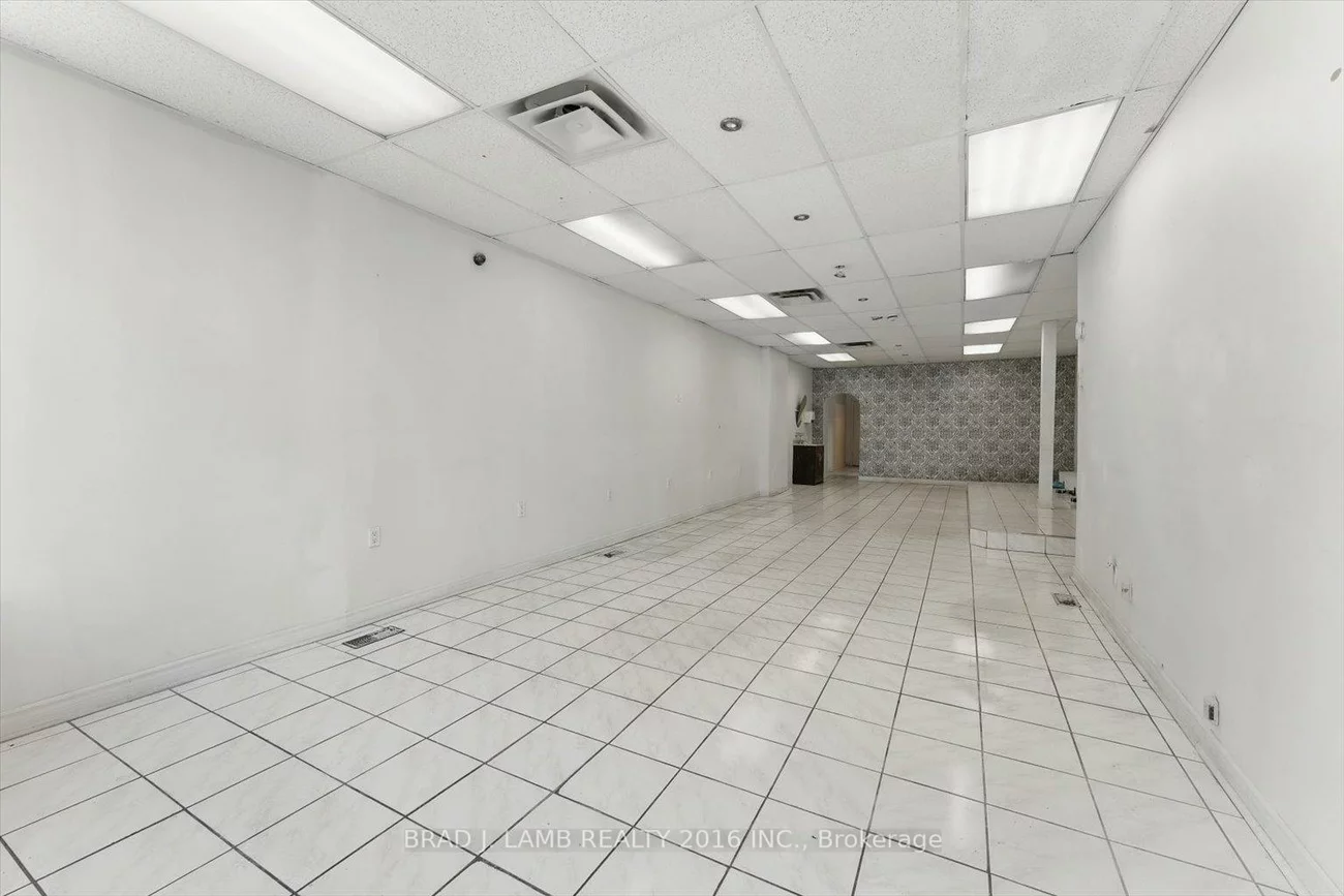 2957, Dundas, Junction Area, Toronto