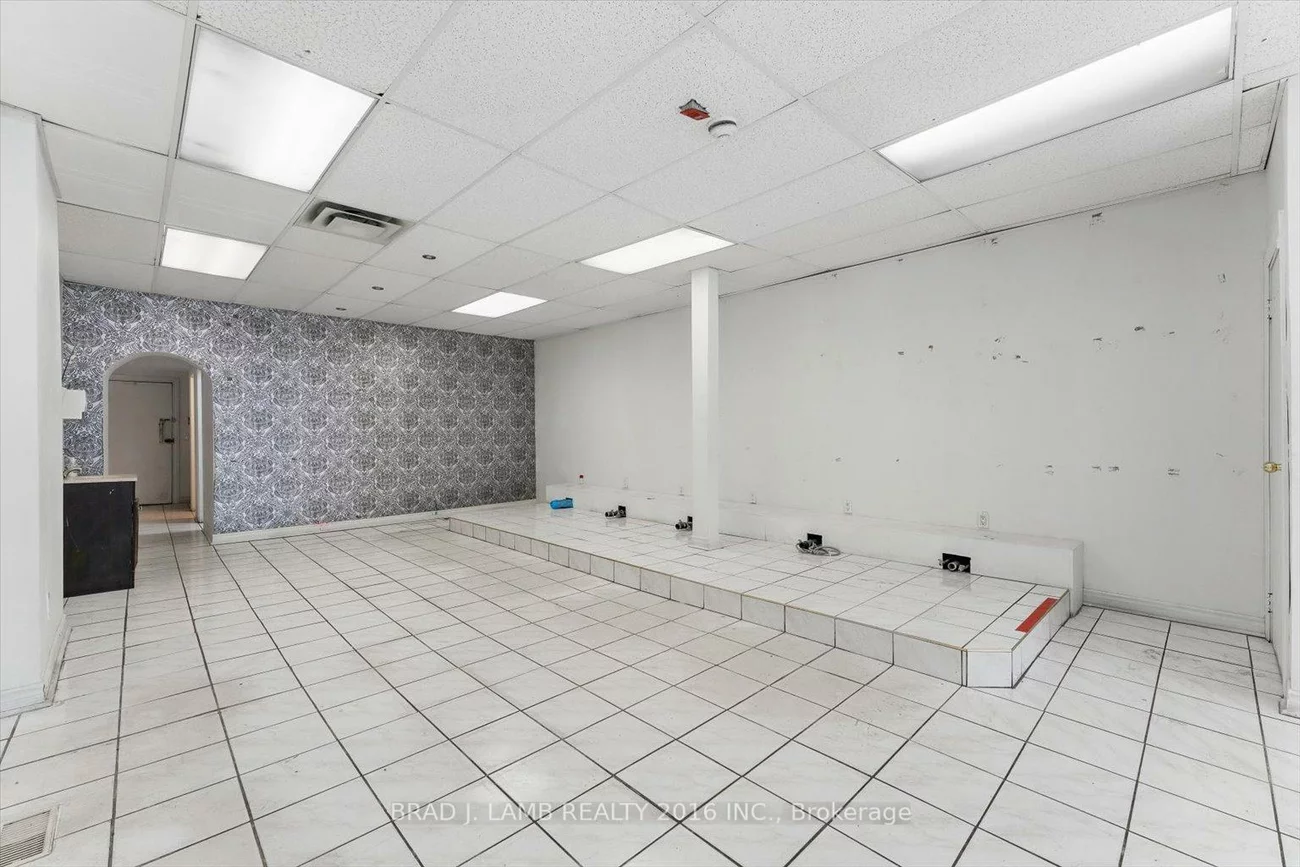 2957, Dundas, Junction Area, Toronto