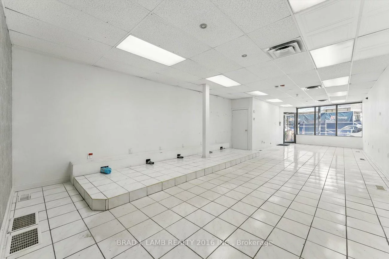 2957, Dundas, Junction Area, Toronto