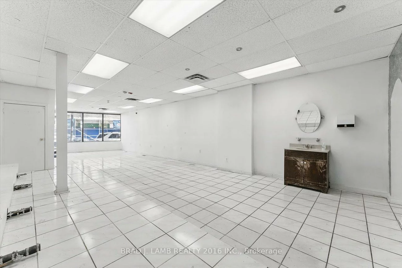 2957, Dundas, Junction Area, Toronto