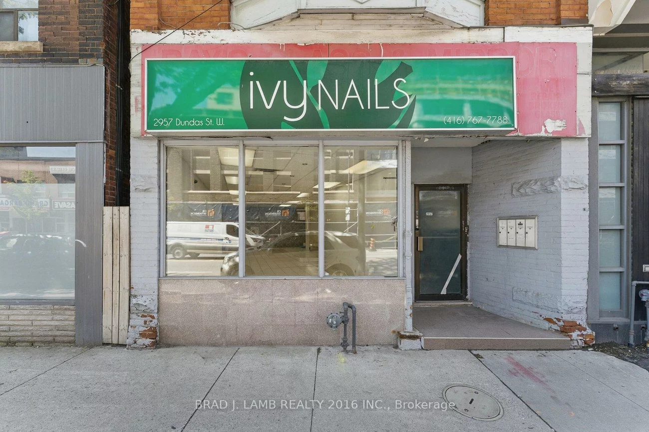 2957, Dundas, Junction Area, Toronto