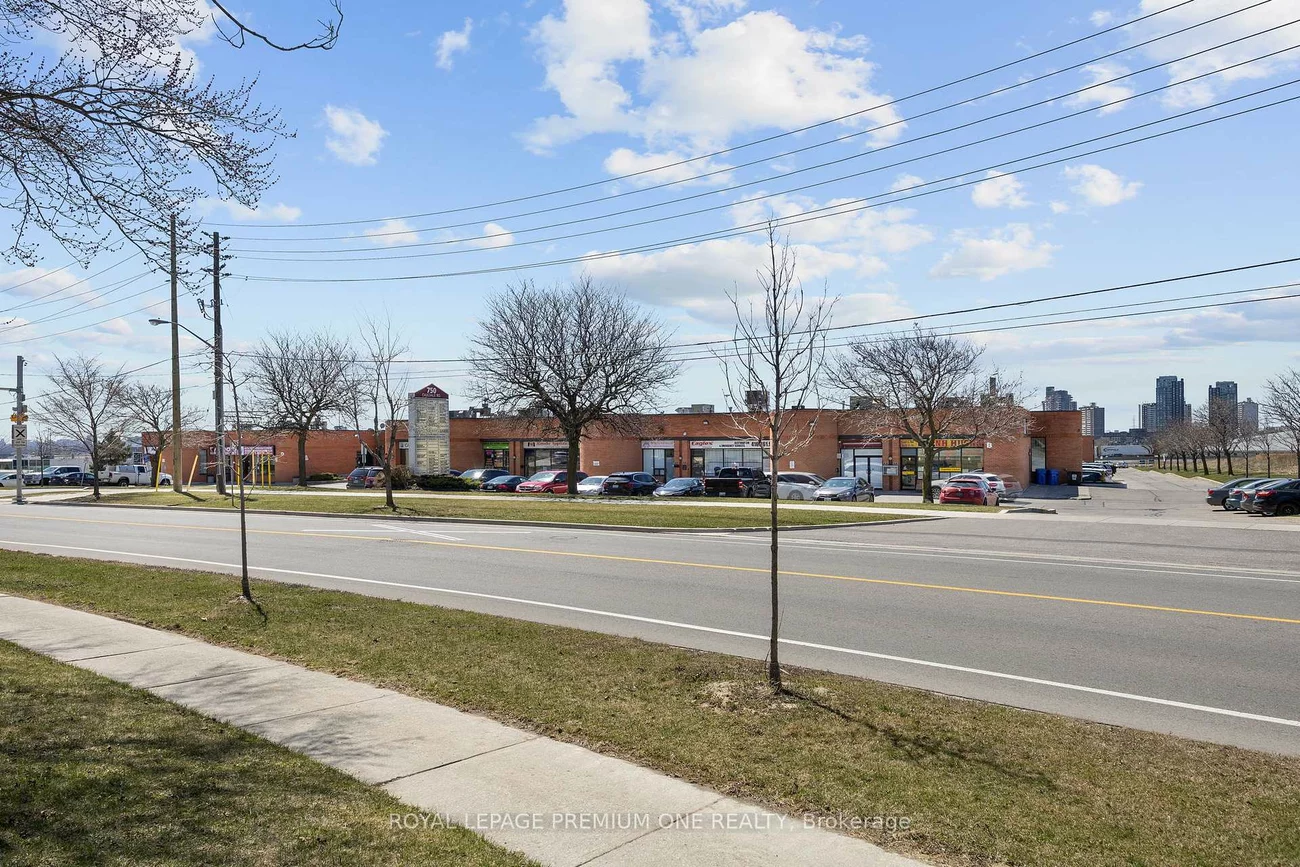750, Oakdale, Glenfield-Jane Heights, Toronto