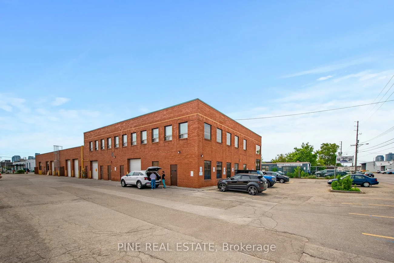 61, Advance, Islington-City Centre West, Toronto